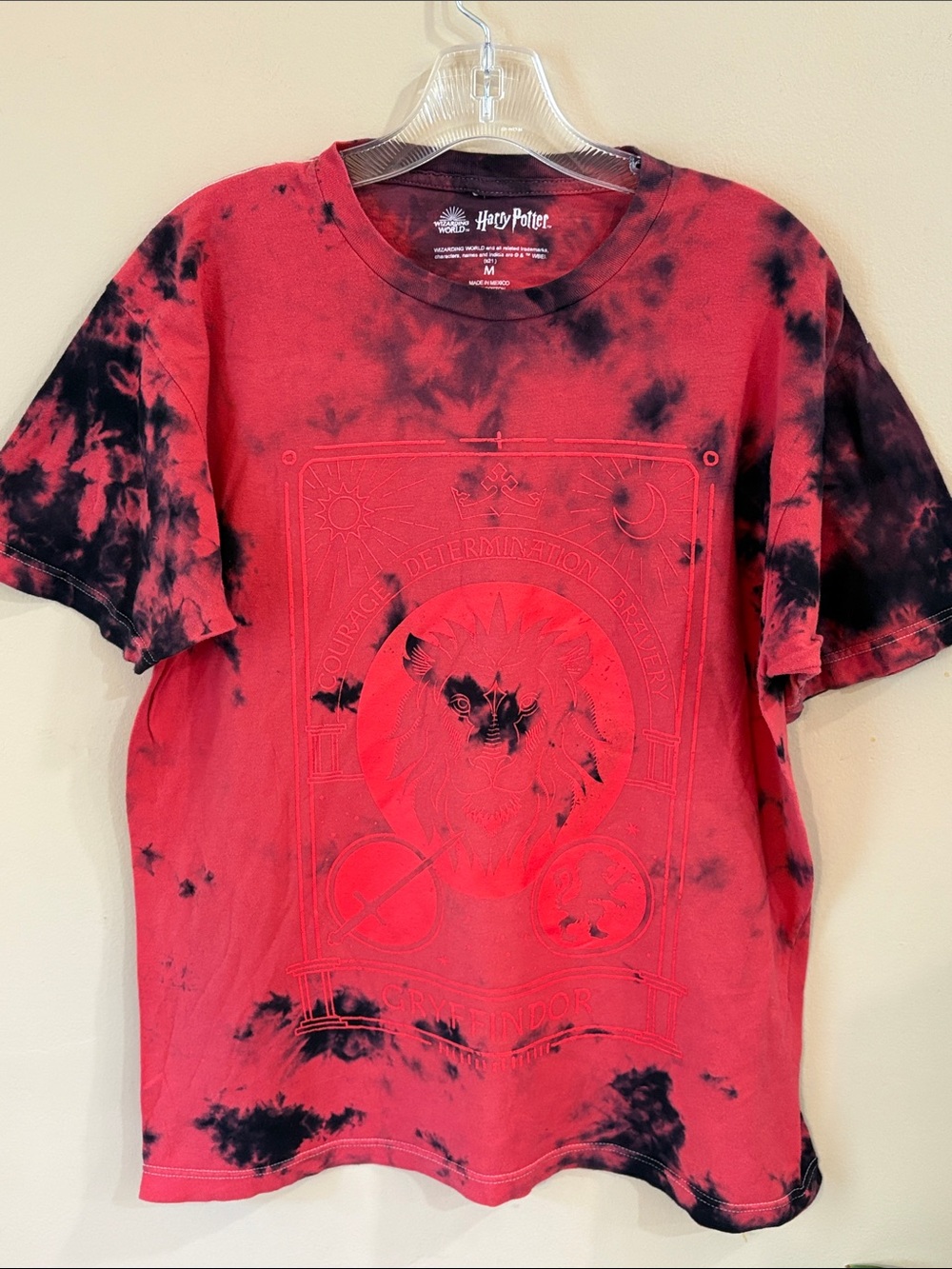 Warner Bros. Red & Black Tie-Dye Gryffindor Graphic Tee